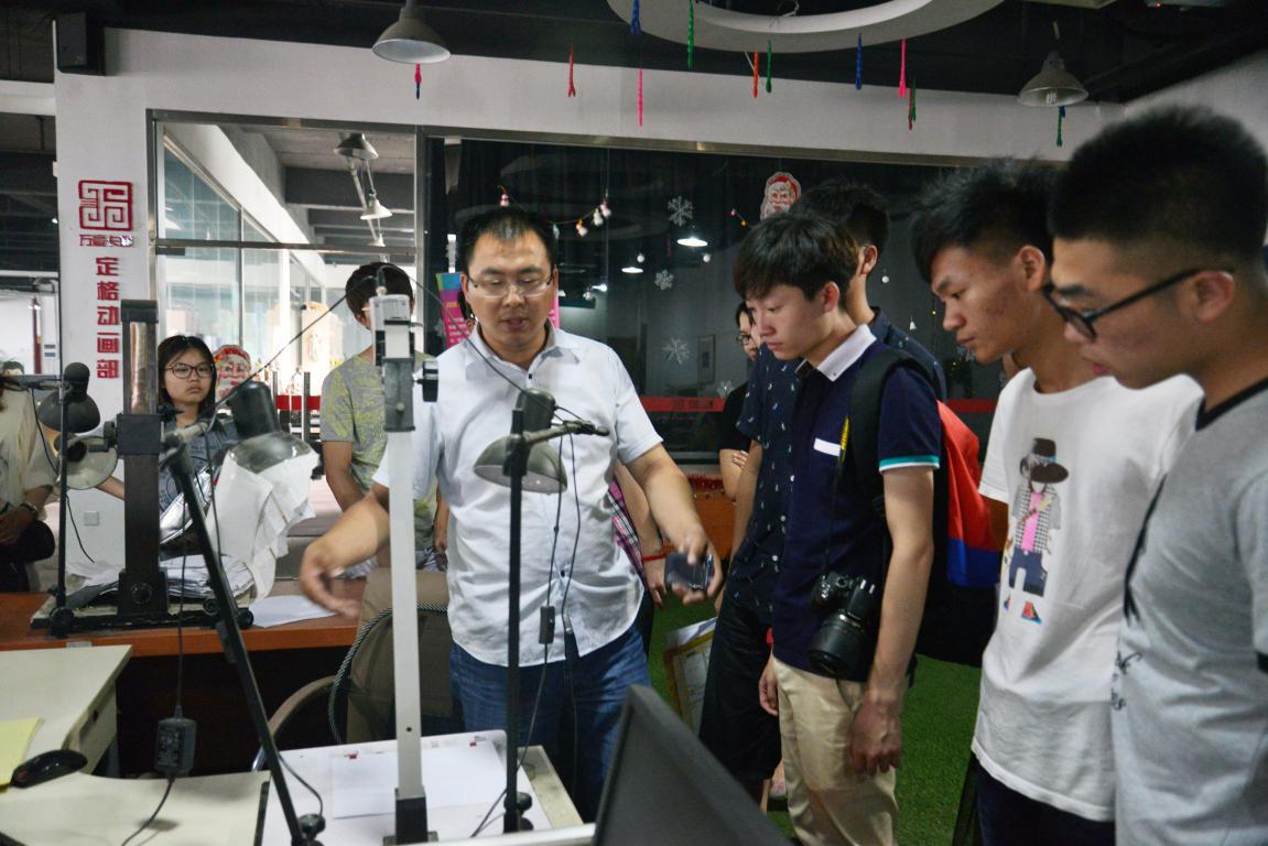 辽宁工程技术大学艺术与设计学院参观万豪天际文化传播股份有限公司